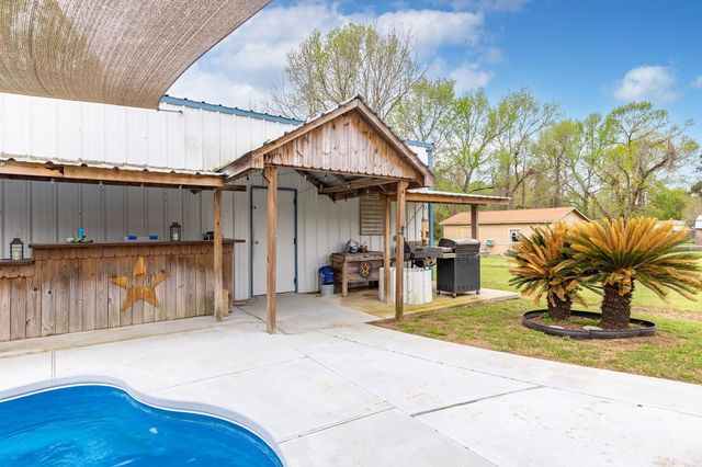 53 County Road 147, Liberty, TX 77575