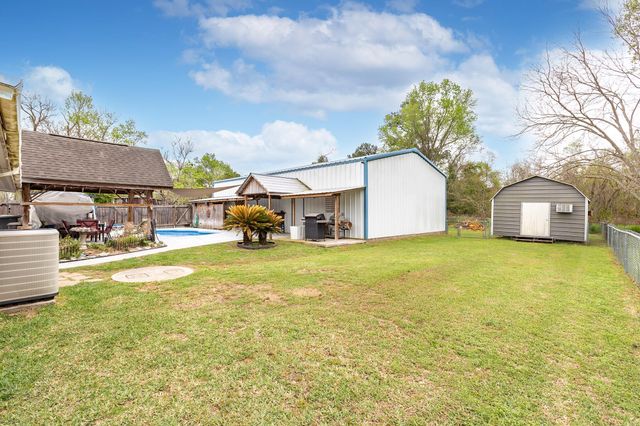 53 County Road 147, Liberty, TX 77575