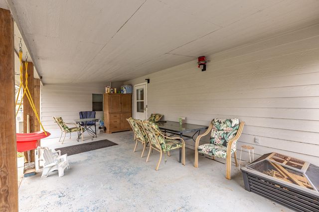 53 County Road 147, Liberty, TX 77575