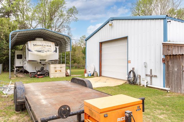 53 County Road 147, Liberty, TX 77575