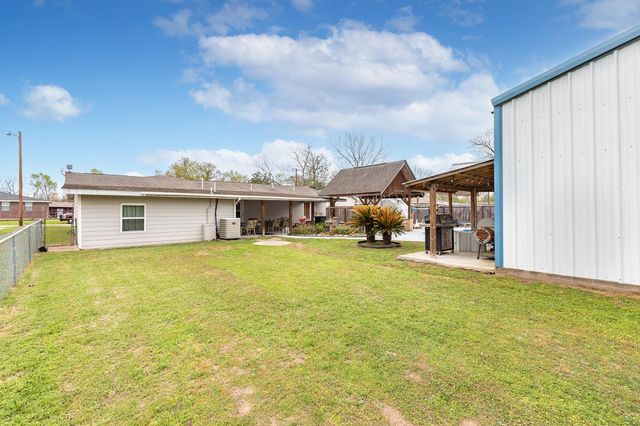 53 County Road 147, Liberty, TX 77575