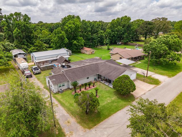 53 County Road 147, Liberty, TX 77575