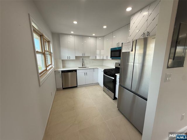 307 9th Street 3A, Fairview, NJ 07022