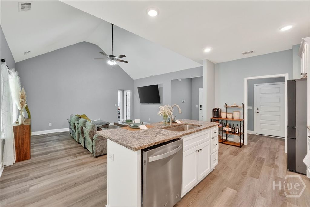 Image 10 of property listing at 160 Huger Street, Rincon, GA 31326