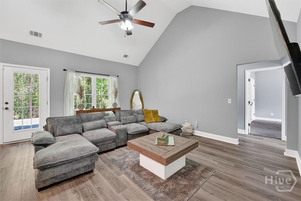 Image 6 of property listing at 160 Huger Street, Rincon, GA 31326