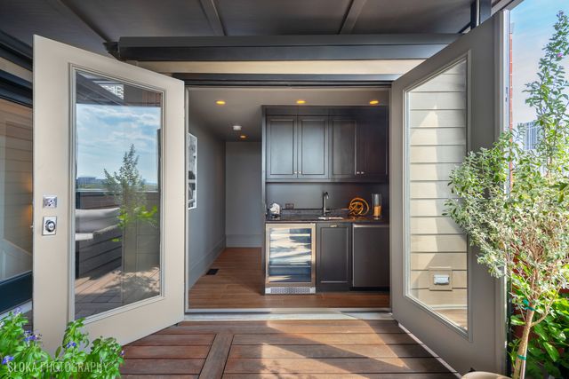 1942 N Sedgwick Street PH, Chicago, IL 60614