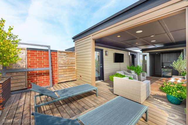 1942 N Sedgwick Street PH, Chicago, IL 60614