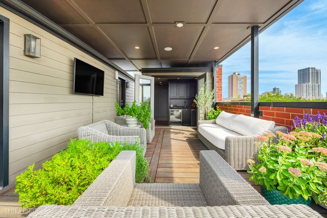 1942 N Sedgwick Street PH, Chicago, IL 60614