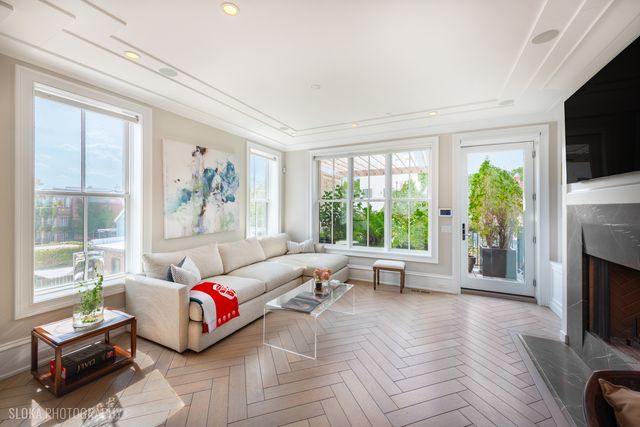 1942 N Sedgwick Street PH, Chicago, IL 60614