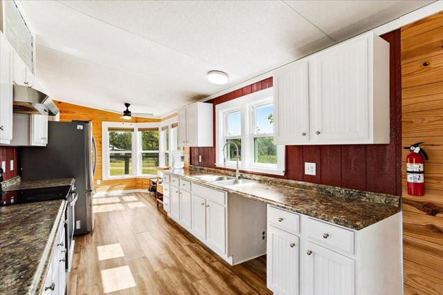 1154 Outlaw Trail, Wolfe City, TX 75496