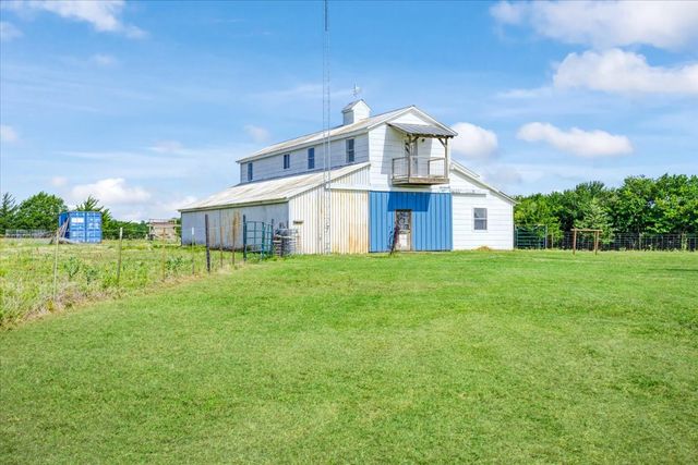 1154 Outlaw Trail, Wolfe City, TX 75496