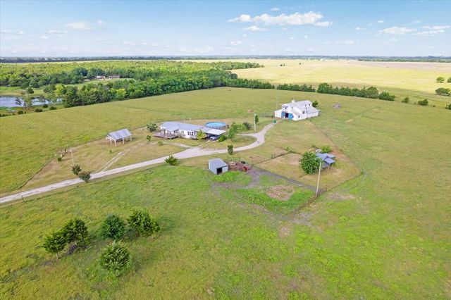 1154 Outlaw Trail, Wolfe City, TX 75496