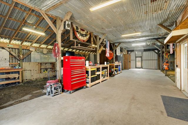 1154 Outlaw Trail, Wolfe City, TX 75496