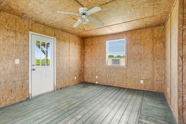 1154 Outlaw Trail, Wolfe City, TX 75496