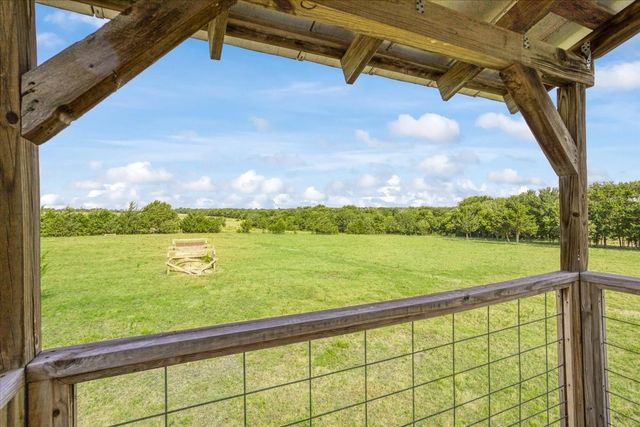 1154 Outlaw Trail, Wolfe City, TX 75496