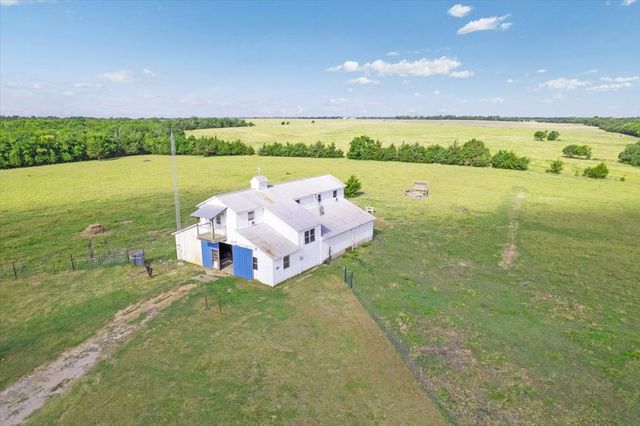 1154 Outlaw Trail, Wolfe City, TX 75496