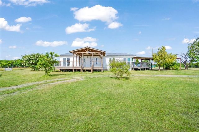 1154 Outlaw Trail, Wolfe City, TX 75496