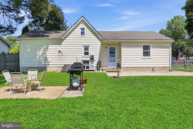 46 W VINE ST, Gibbstown, NJ 08027