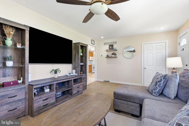 46 W VINE ST, Gibbstown, NJ 08027