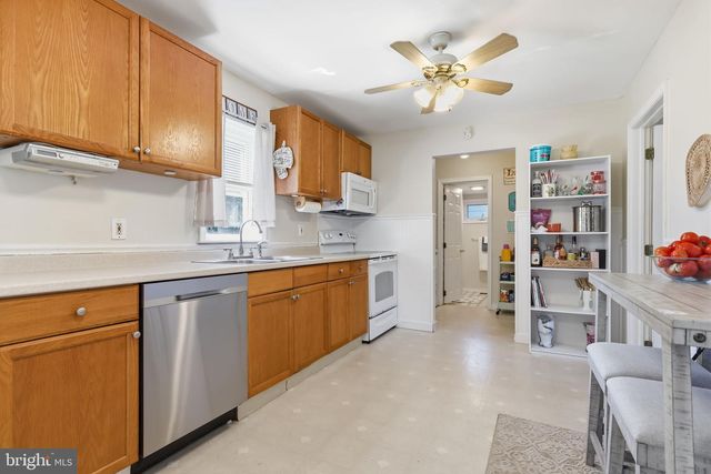 46 W VINE ST, Gibbstown, NJ 08027