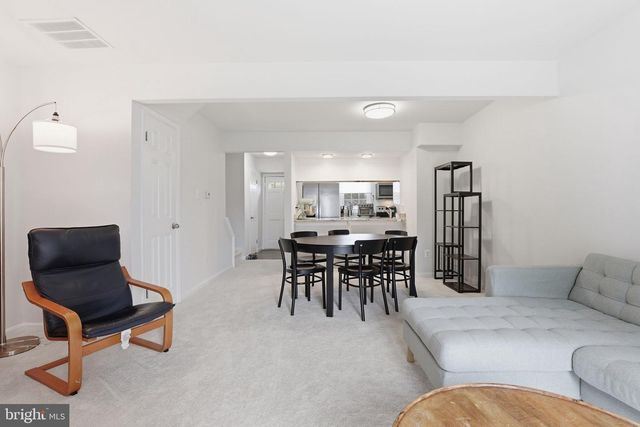 6144 STRASBURG DR, Centreville, VA 20121