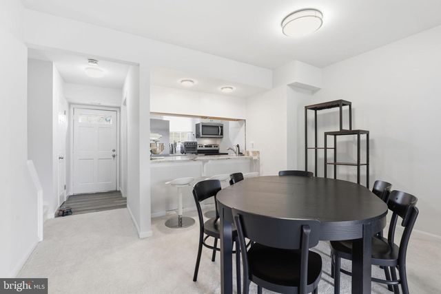 6144 STRASBURG DR, Centreville, VA 20121