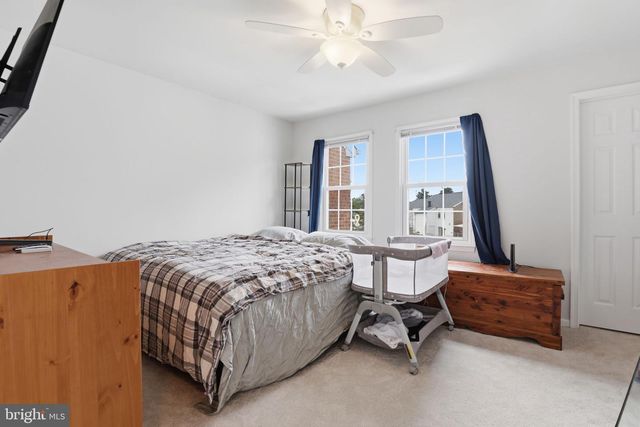 6144 STRASBURG DR, Centreville, VA 20121