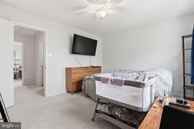 6144 STRASBURG DR, Centreville, VA 20121