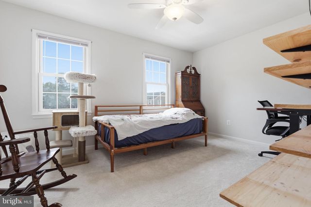 6144 STRASBURG DR, Centreville, VA 20121