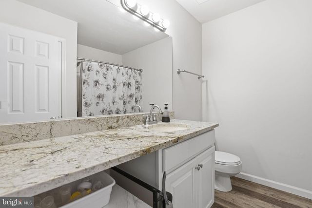 6144 STRASBURG DR, Centreville, VA 20121