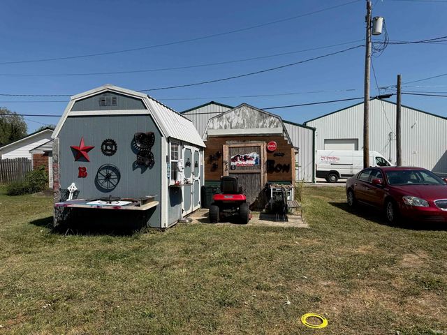 649 NW 4th Street, Linton, IN 47441