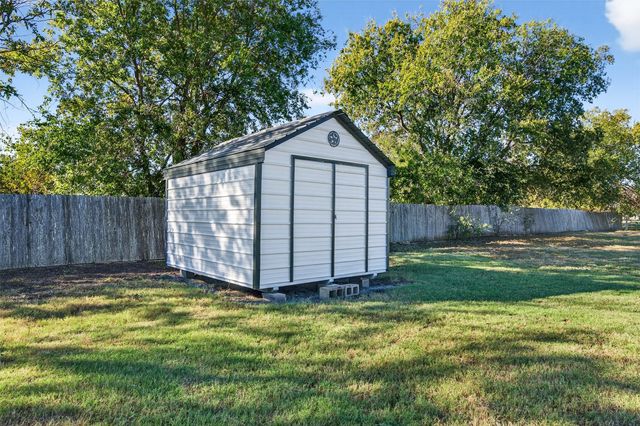 29 Belmont Lane, Van Alstyne, TX 75495