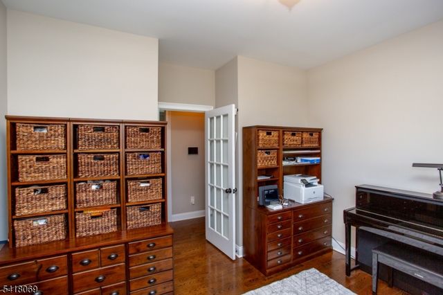 4 Ashton Ct, Raritan Twp., NJ 08822