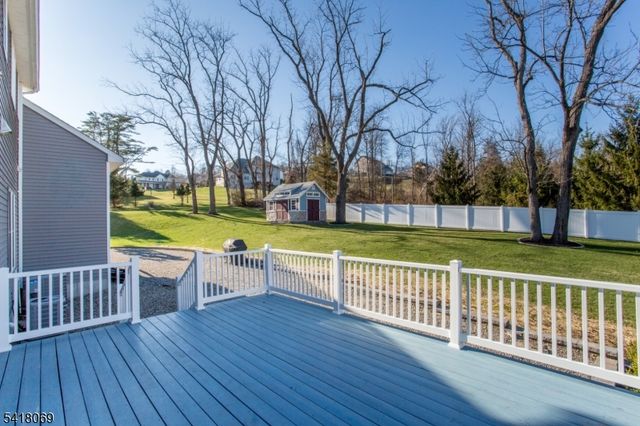 4 Ashton Ct, Raritan Twp., NJ 08822