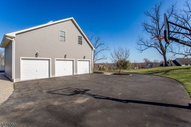 4 Ashton Ct, Raritan Twp., NJ 08822