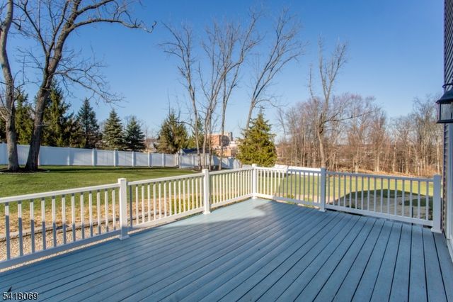 4 Ashton Ct, Raritan Twp., NJ 08822