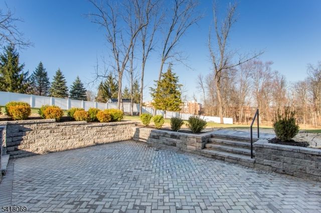 4 Ashton Ct, Raritan Twp., NJ 08822