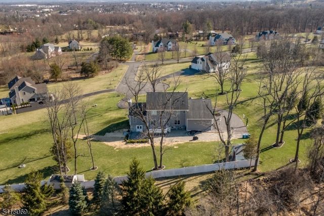 4 Ashton Ct, Raritan Twp., NJ 08822