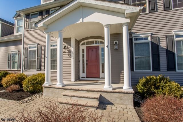 4 Ashton Ct, Raritan Twp., NJ 08822