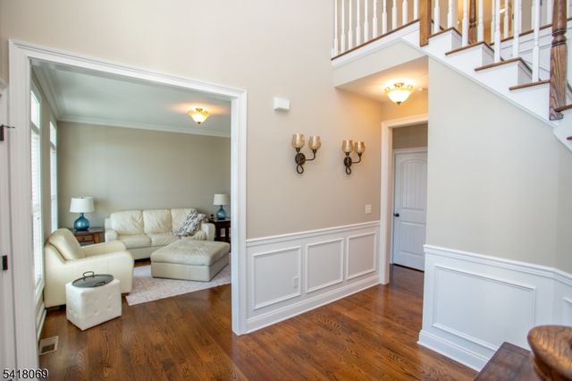 4 Ashton Ct, Raritan Twp., NJ 08822