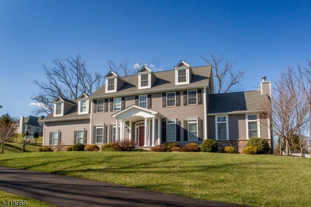 4 Ashton Ct, Raritan Twp., NJ 08822