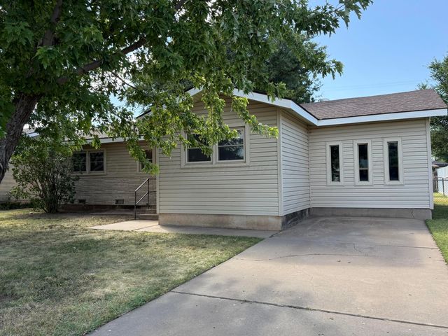 1110 S Haney Street, Spearman, TX 79081