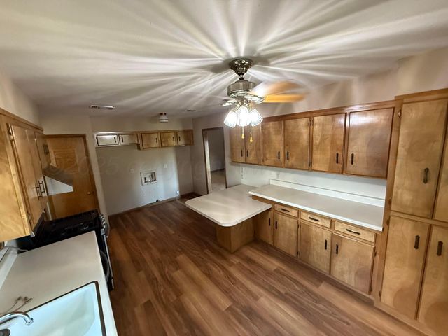 1110 S Haney Street, Spearman, TX 79081