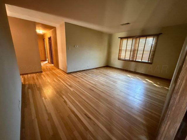 1110 S Haney Street, Spearman, TX 79081