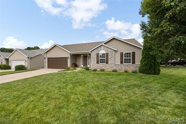 1447 Wood Haven Drive, St Charles, MO 63304