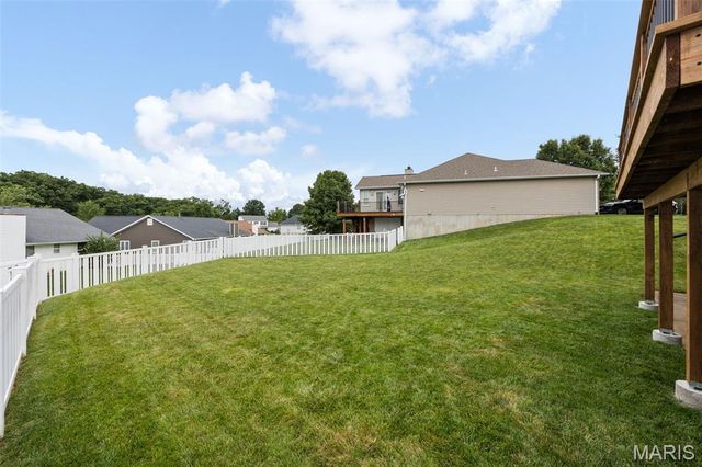 1447 Wood Haven Drive, St Charles, MO 63304