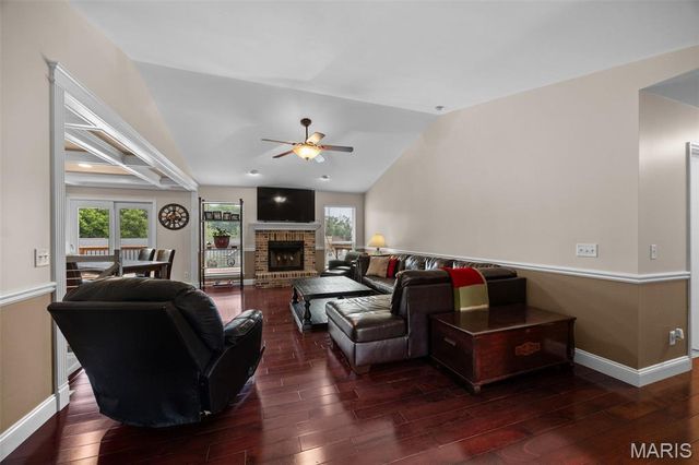 1447 Wood Haven Drive, St Charles, MO 63304