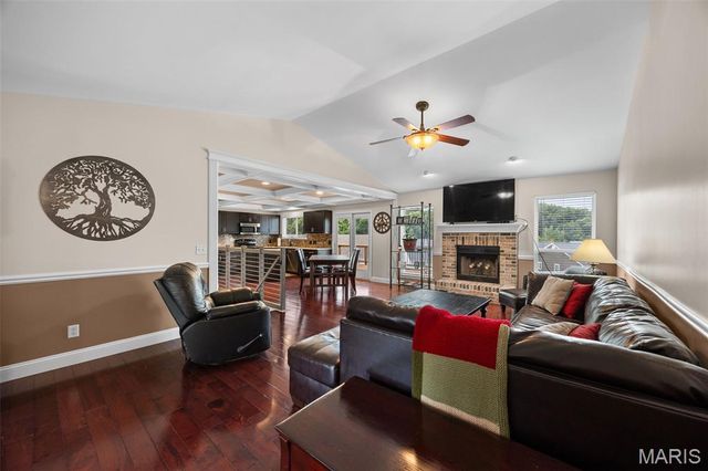 1447 Wood Haven Drive, St Charles, MO 63304