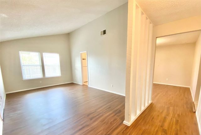 701 Victoria Drive, Euless, TX 76039