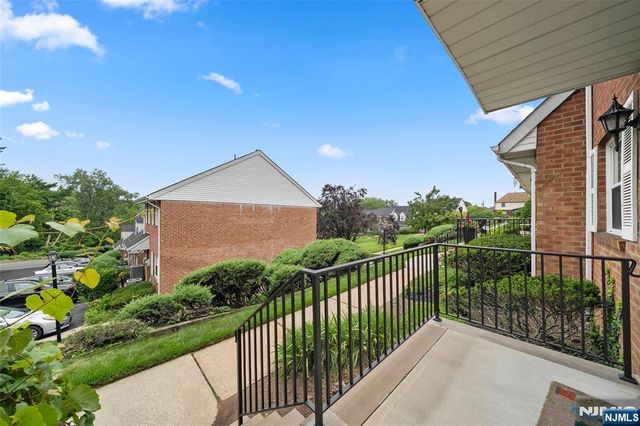 156 Parkview Drive 24, Teaneck, NJ 07666